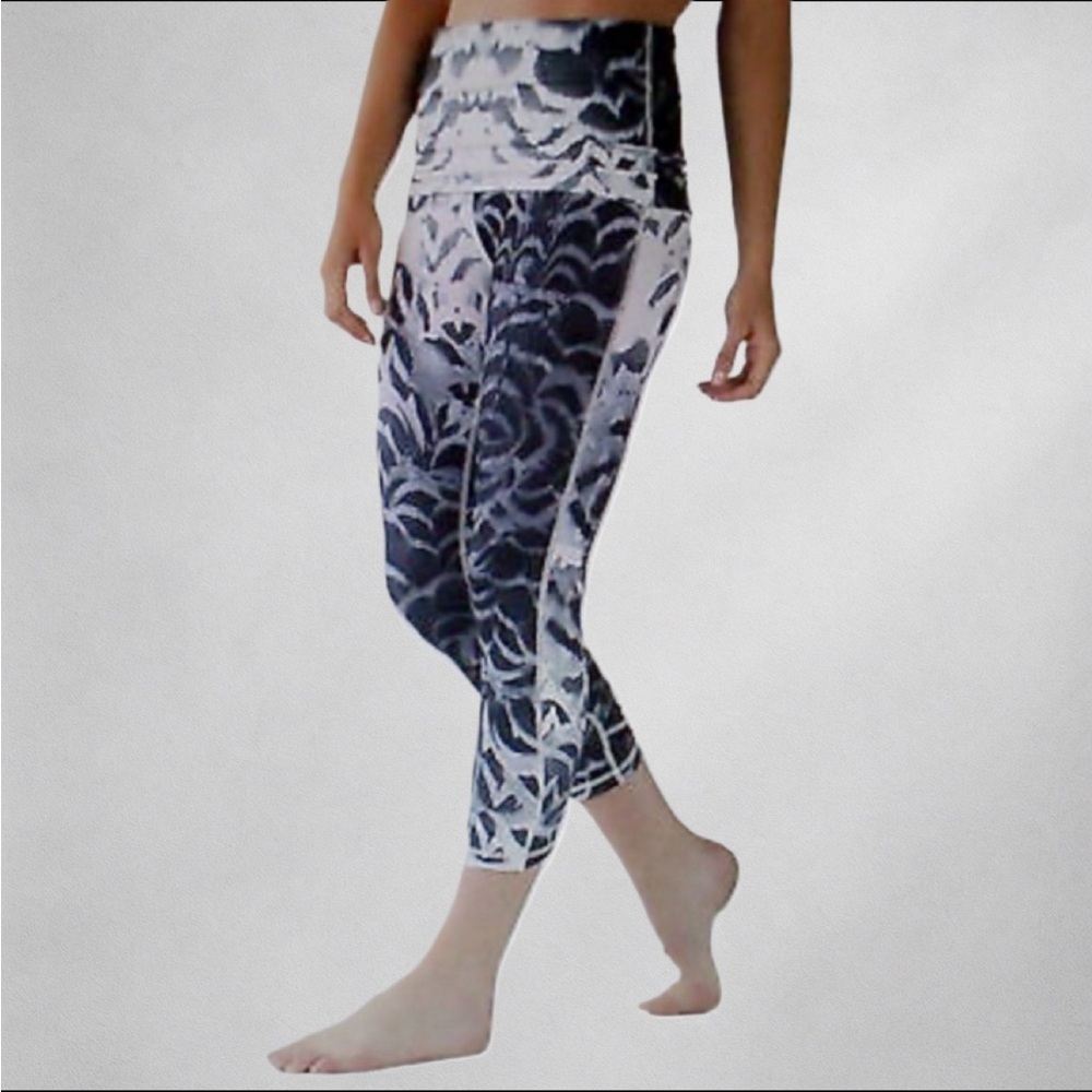 Lululemon Leggings Size 6 pants Wunder Under SE Dance Pants - Picture 1 of 7